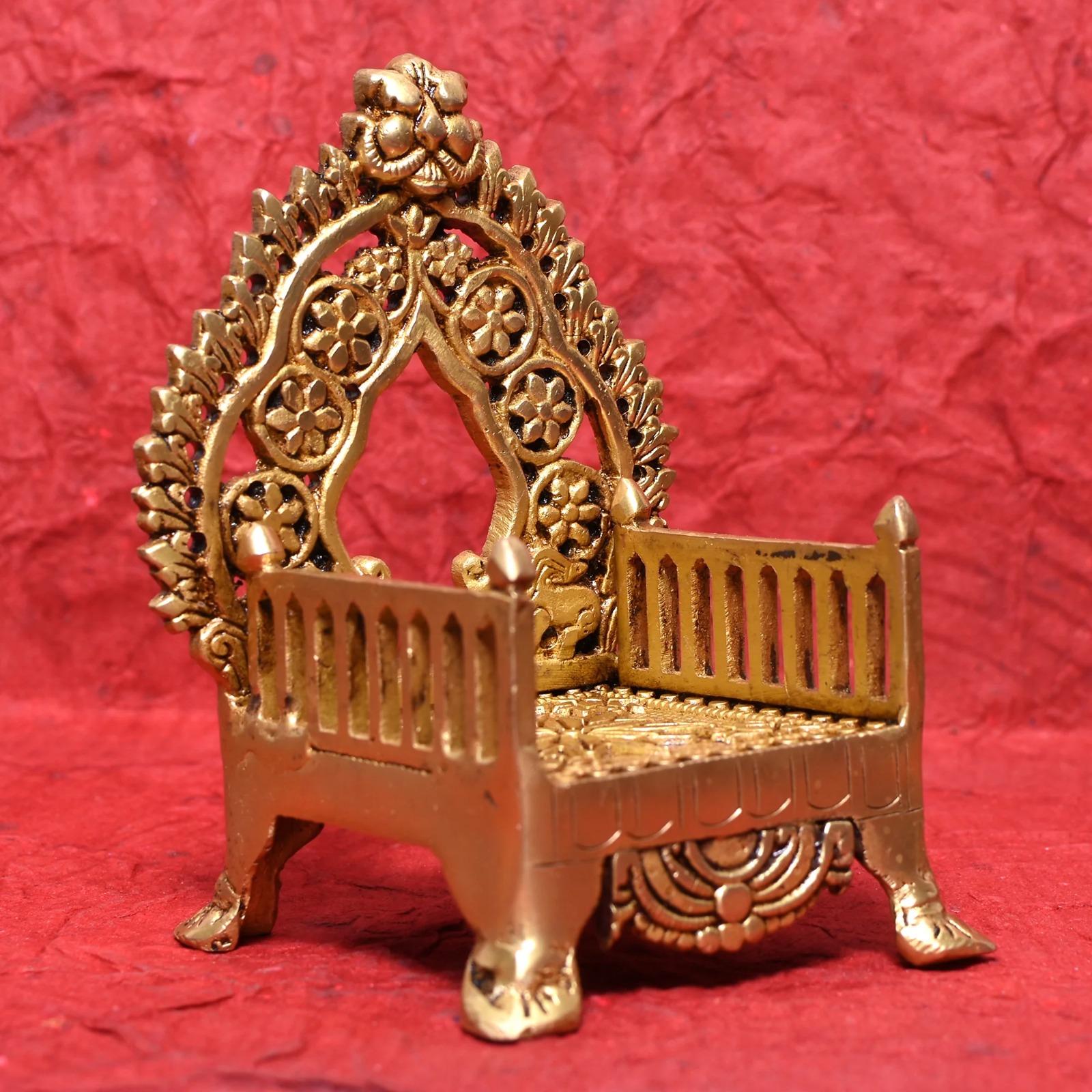 GOLDEN THRONE W/YELLY & ELEPHANT FRAME , FLOWER DIA-8"