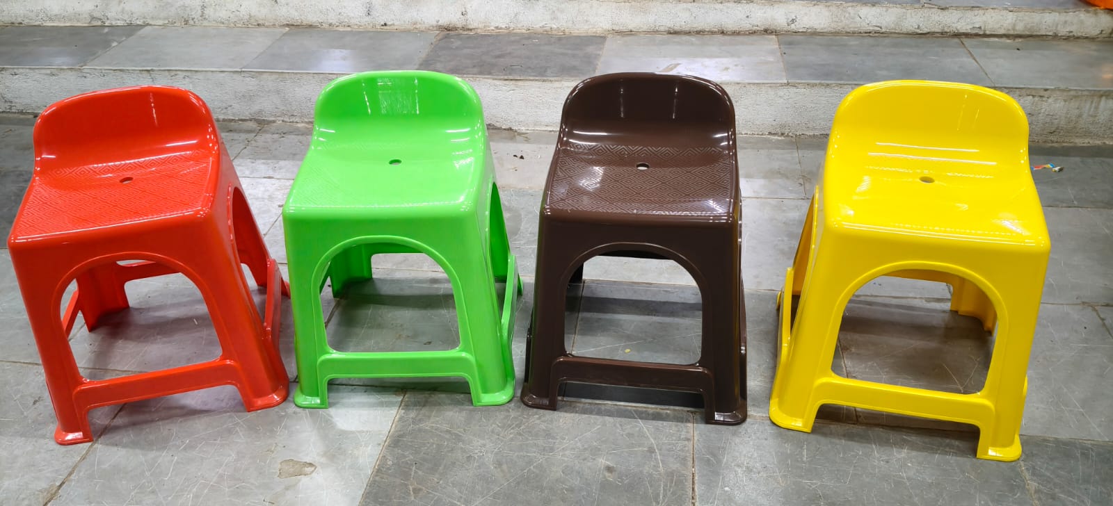 BACK SUPPORT STOOL