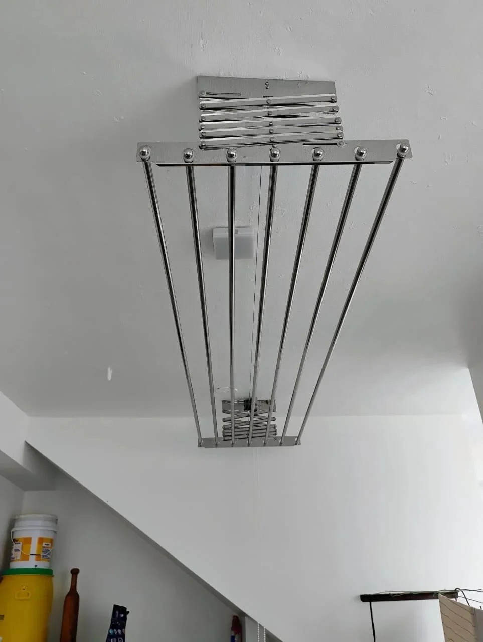 Remote control cloth drying ceiling hangers
