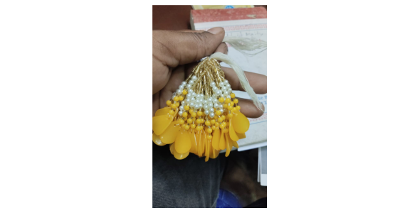 (100pieces)Yellow Beaded Floral Latkan