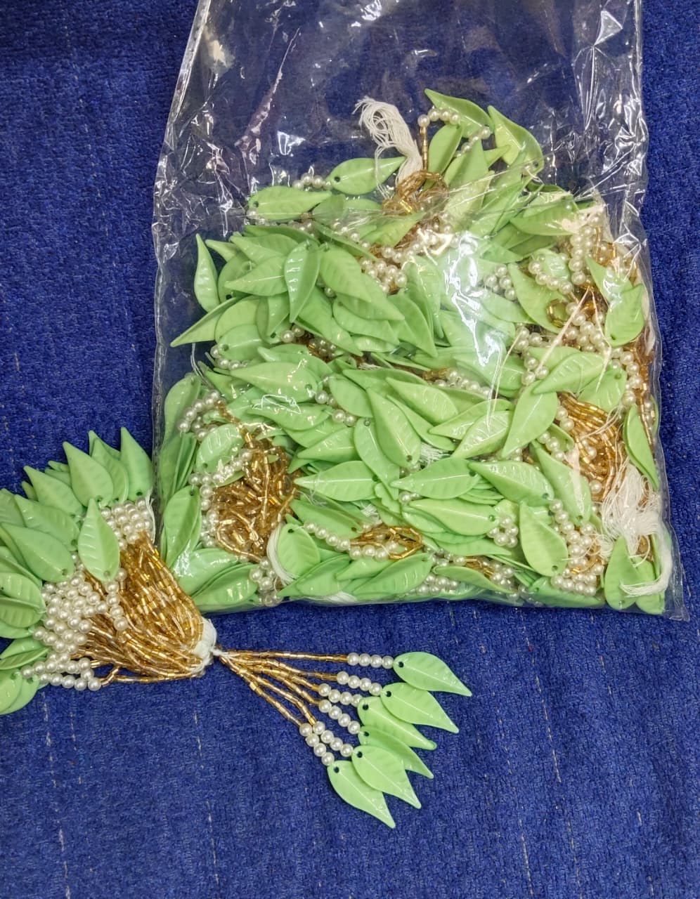 (100pieces)Green Leaf Pearl & Beaded Latkan
